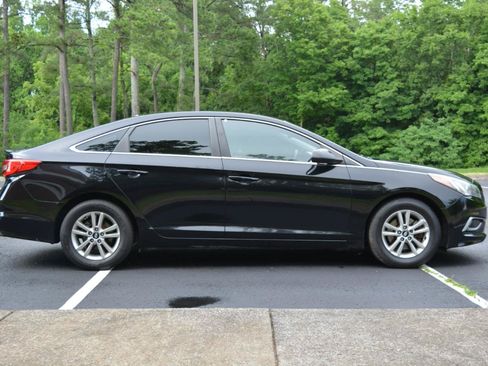 Used 2017 Hyundai Sonata SE FWD image 4