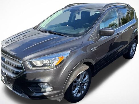 Used 2017 Ford Escape SE w/ Equipment Group 201A AWD/4WD image 6