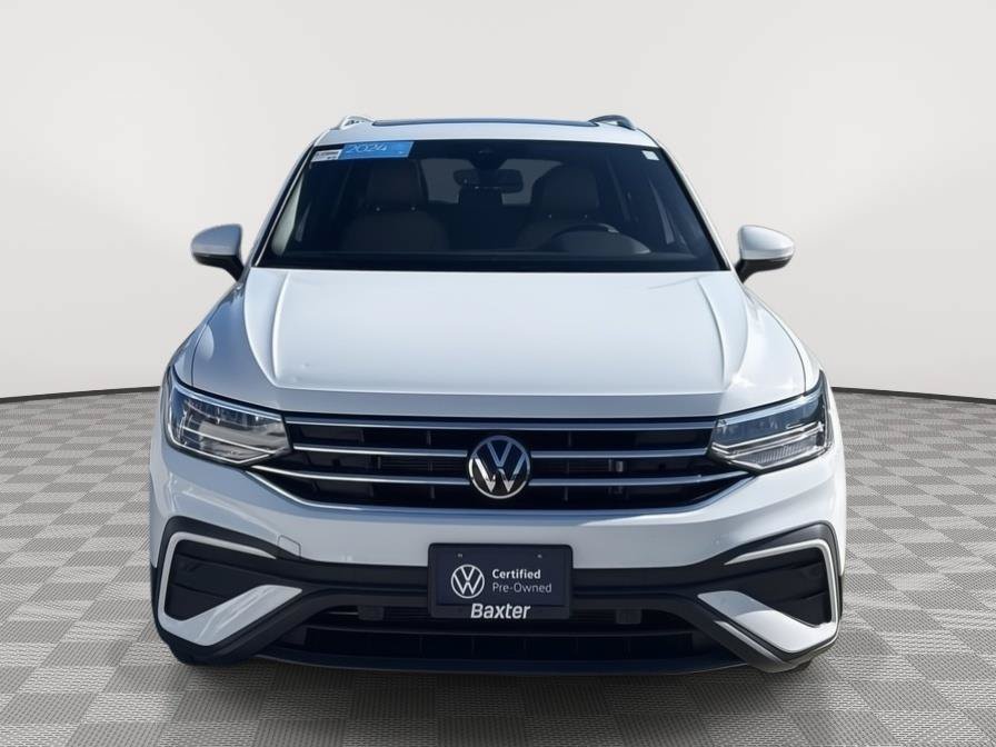 Certified 2024 Volkswagen Tiguan SE w/ Panoramic Sunroof Package AWD/4WD image 22
