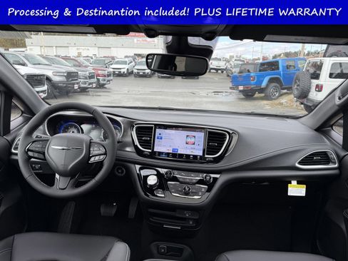 New 2026 Chrysler Pacifica Select FWD image 18