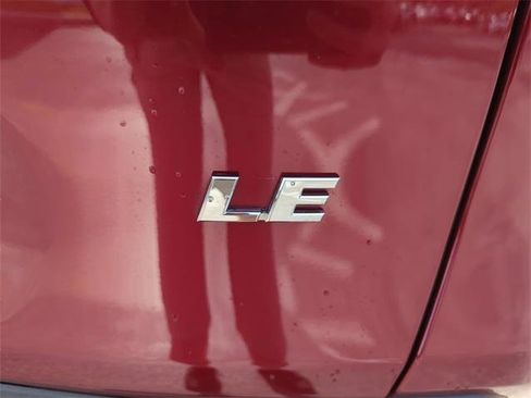 Used 2019 Toyota RAV4 LE image 11