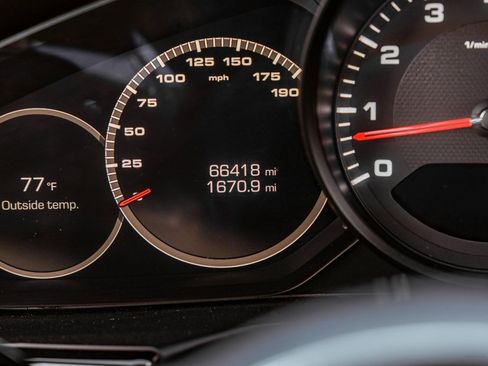 Used 2018 Porsche Panamera 4 image 17