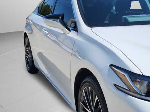 Certified 2023 Lexus ES 350 w/ Premium Package FWD image 42