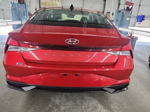 Used 2023 Hyundai Elantra SEL FWD image 5