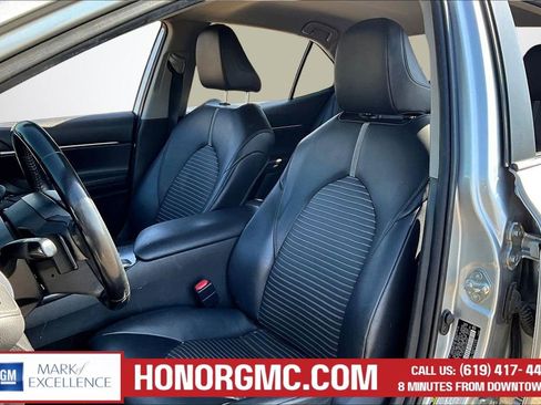 Used 2020 Toyota Camry SE w/ Convenience Package image 19