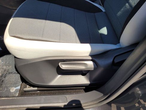Certified 2025 Volkswagen Taos S FWD image 19