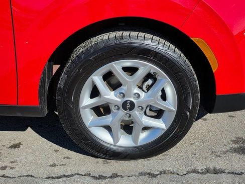 Certified 2025 Kia Soul LX w/ LX Technology Package image 12