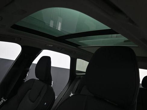 New 2026 Volvo XC60 B5 Core w/ Climate Package image 26