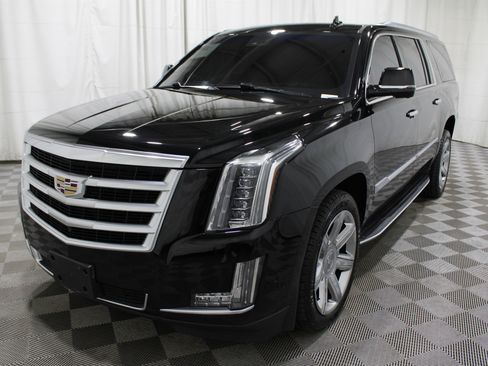 Used 2019 Cadillac Escalade ESV Luxury image 40