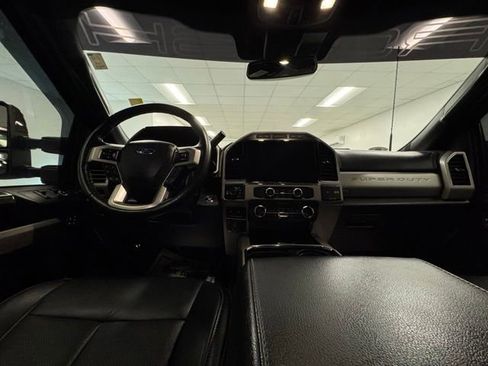 Used 2022 Ford F250 Lariat w/ Black Appearance Package AWD/4WD image 12