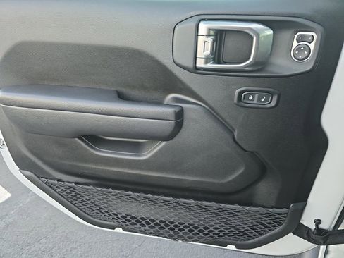 Used 2023 Jeep Gladiator Mojave w/ Trailer Tow Package image 28