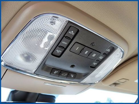 Certified 2018 Jeep Grand Cherokee Overland AWD/4WD image 19