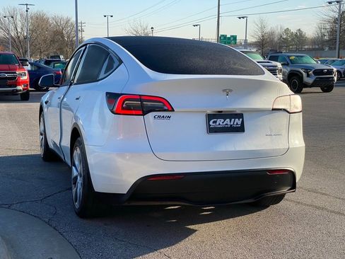 Used 2023 Tesla Model Y Long Range image 5