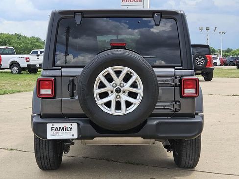 Used 2023 Jeep Wrangler Unlimited Sport AWD/4WD image 5