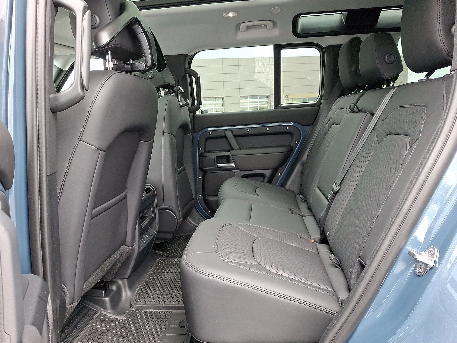 New 2026 Land Rover Defender 110 S AWD/4WD image 8