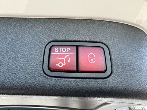 Used 2019 Mercedes-Benz GLS 550 4MATIC image 40
