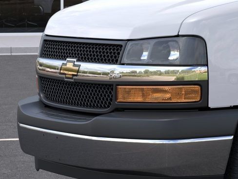 New 2026 Chevrolet Express 3500 LS w/ Chrome Appearance Package RWD image 13