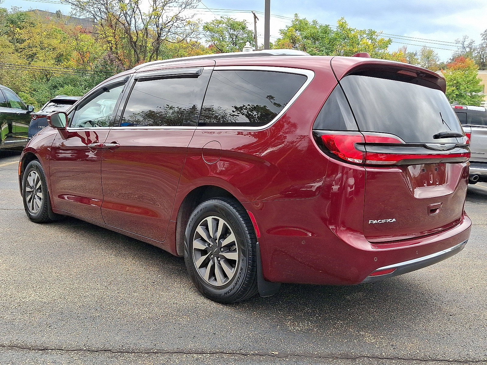 Certified 2021 Chrysler Pacifica Touring-L w/ Premium & Safety Sphere Group FWD image 6