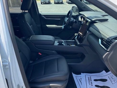 Used 2026 GMC Acadia Elevation w/ Elevation Premium Package AWD/4WD image 14
