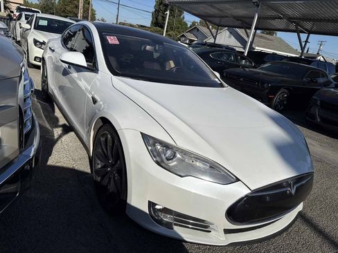 Used 2013 Tesla Model S Performance RWD image 3
