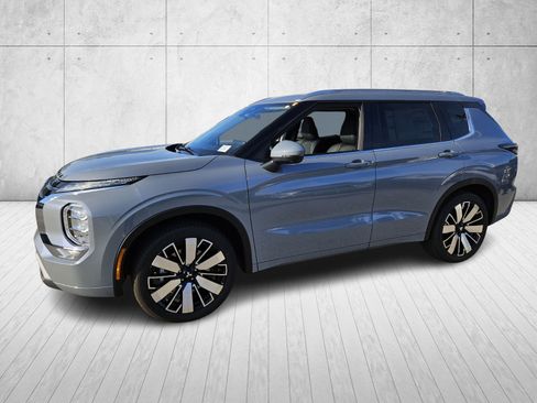 New 2026 Mitsubishi Outlander SEL image 3