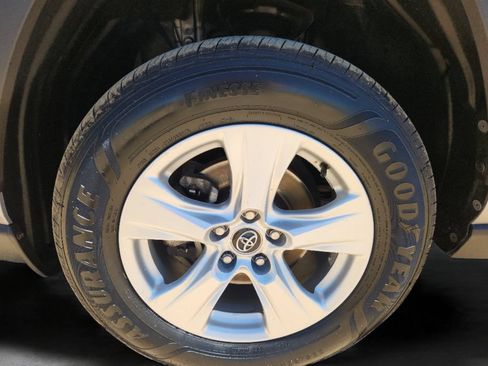Used 2020 Toyota RAV4 XLE w/ All Weather Liner Package AWD/4WD image 17