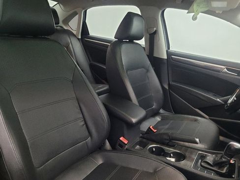 Used 2017 Volkswagen Passat 1.8T SE image 21