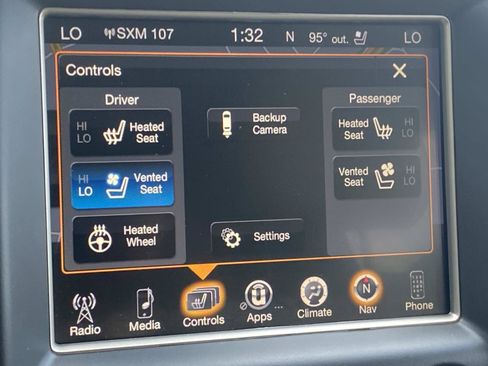 Used 2017 Jeep Grand Cherokee Overland w/ Jeep Active Safety Group RWD image 42