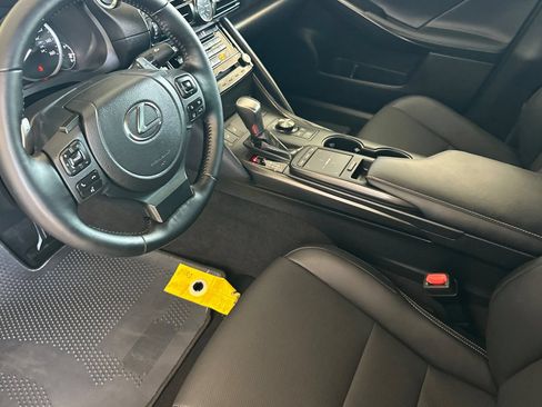 Used 2025 Lexus IS 300 RWD image 7