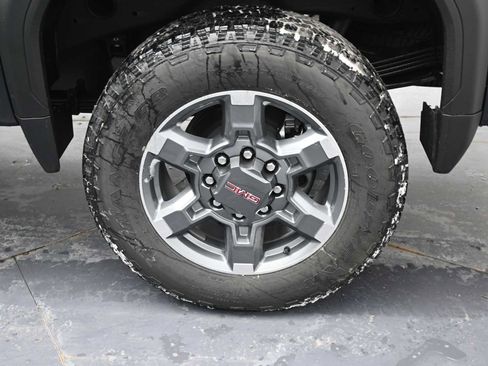 New 2026 GMC Sierra 2500 SLE image 4