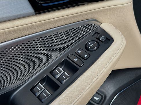 Used 2023 Acura MDX SH-AWD image 25