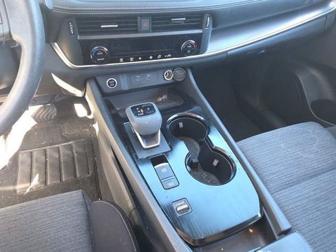 Used 2023 Nissan Rogue SV image 18