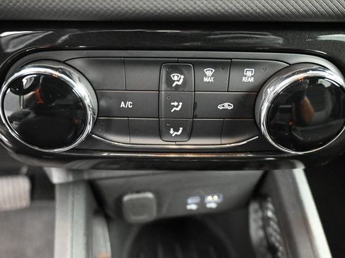 Used 2025 Chevrolet TrailBlazer LT AWD/4WD image 21