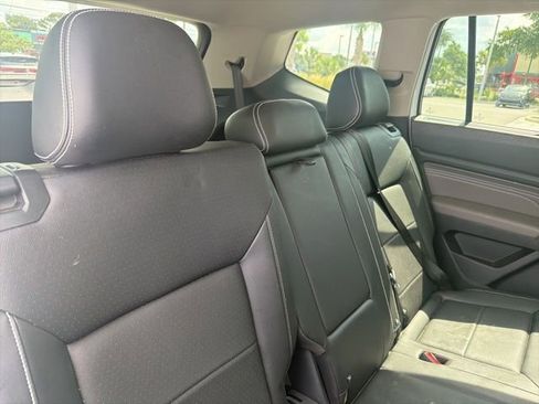 Used 2023 Volkswagen Atlas SEL R-Line AWD/4WD image 12