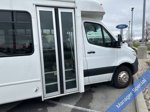 Used 2022 Mercedes-Benz Sprinter 3500 image 25