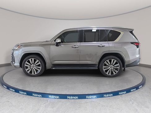 Used 2023 Lexus LX 600 4WD w/ Accessory Package (Z1) image 11