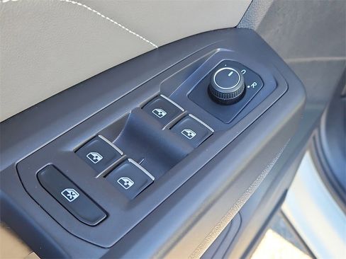 Certified 2022 Volkswagen Atlas SE w/ Panoramic Sunroof Package image 28