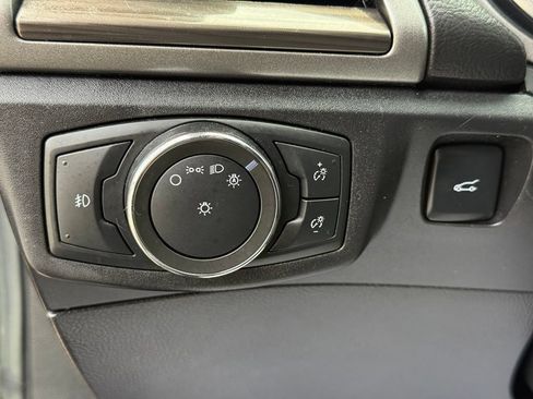 Used 2017 Ford Fusion SE w/ Equipment Group 202A AWD/4WD image 24