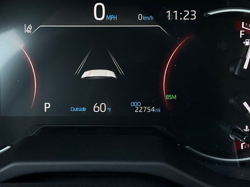 Used 2025 Toyota RAV4 XLE image 39