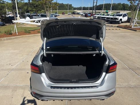 Used 2019 Nissan Altima 2.5 SV image 12