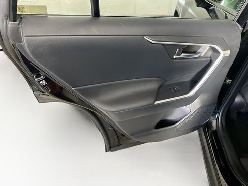 Used 2019 Toyota RAV4 XLE AWD/4WD image 28