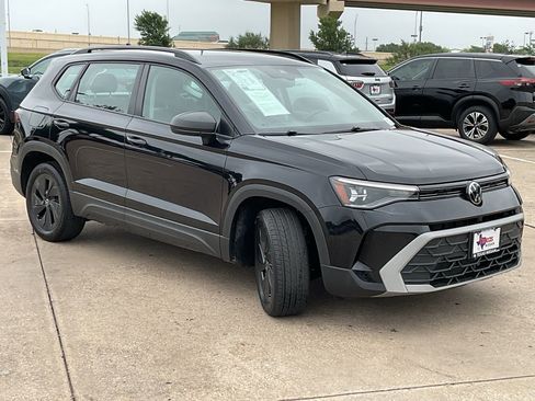 Used 2025 Volkswagen Taos S FWD image 4