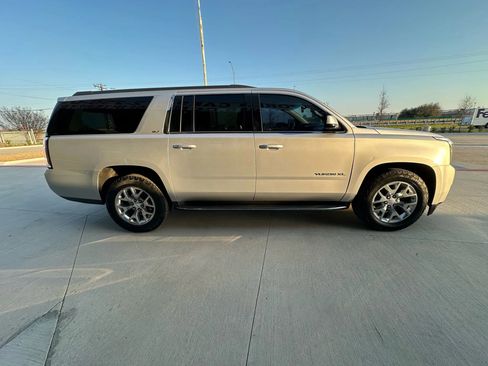 Used 2016 GMC Yukon XL SLT w/ Open Road Package image 6
