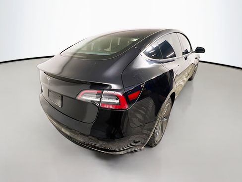 Used 2023 Tesla Model 3 Standard Range image 4