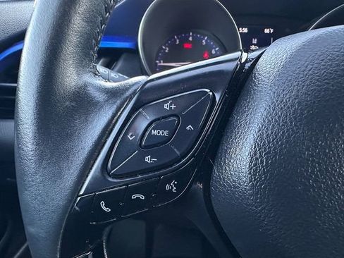 Used 2022 Toyota C-HR XLE image 27