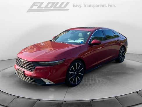 Used 2023 Honda Accord Touring image 4