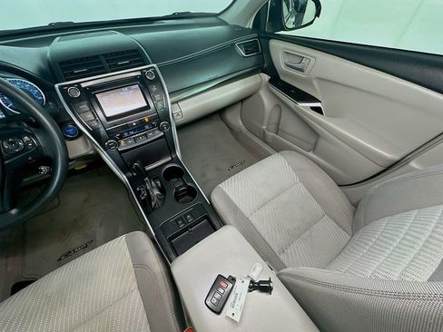Used 2015 Toyota Camry LE image 11