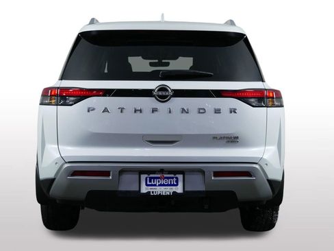 New 2025 Nissan Pathfinder Platinum image 9