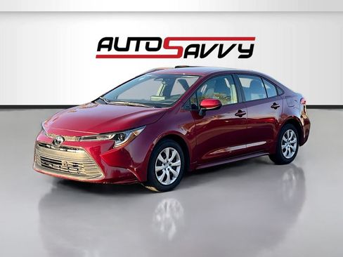 Used 2025 Toyota Corolla LE FWD image 3