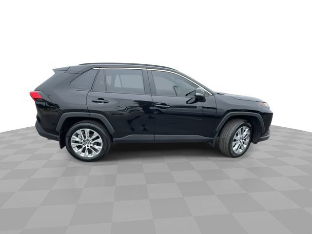 Used 2025 Toyota RAV4 XLE Premium w/ Weather Package AWD/4WD image 9